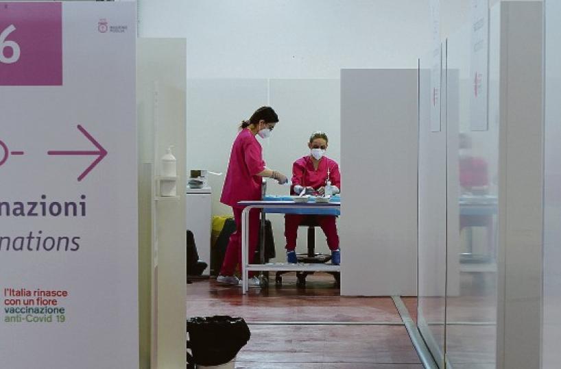 Covid, 17mila casi in 7 giorni ma sintomi lievi da influenza