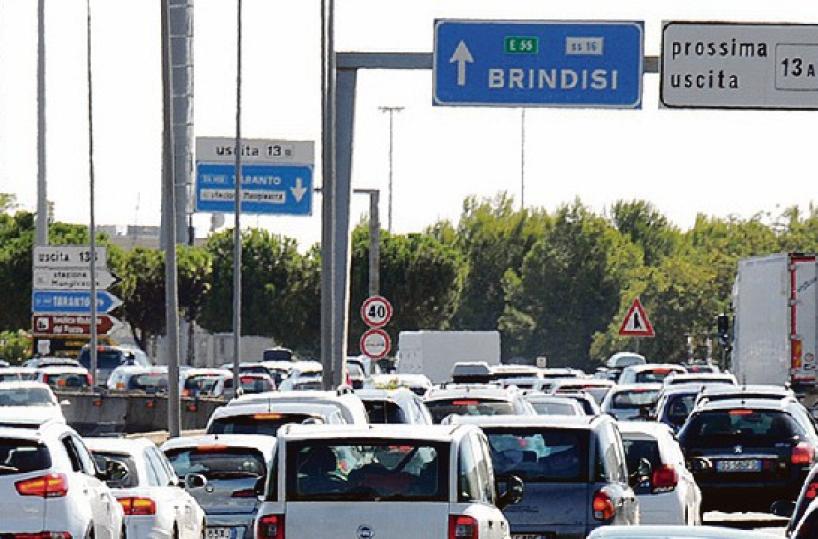 Esodo da bollino rosso in Puglia: ma sulla SS16 traffico regolare