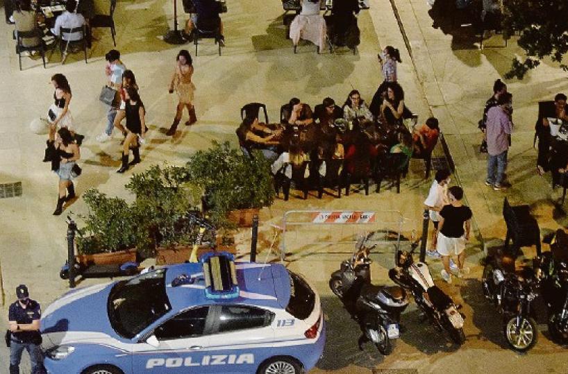 Malamovida a Bari: l'ombra dello spaccio tra il centro e Madonnella. Il sindaco della notte: «Un tavolo in prefettura»