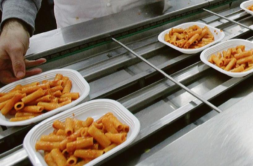 Mense scolastiche a Bari, la guerra continua: ora il Tar dovrà esprimersi sulla sospensiva