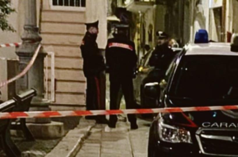 Mola, scaglia i pittbull contro i carabinieri: arrestata