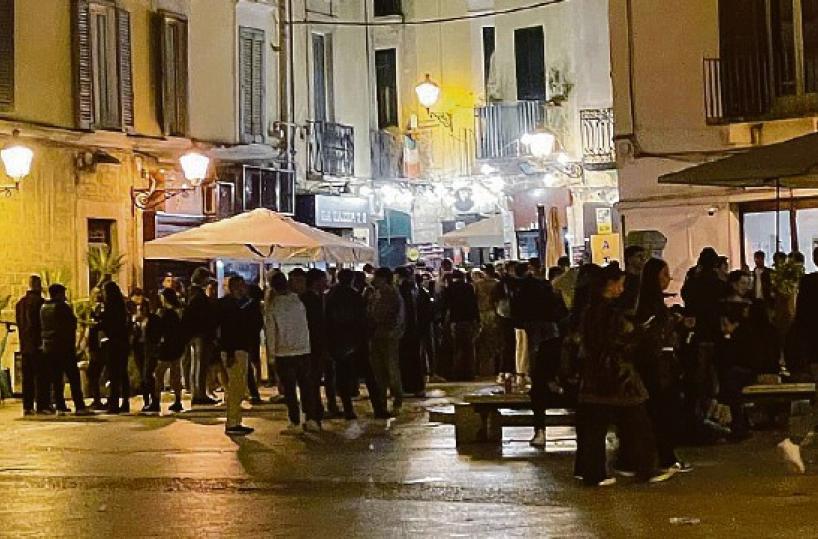 Bari, movida invasa da droghe sintetiche: nei mercatini dello spaccio «dosi di benvenuto» e pusher ragazzini