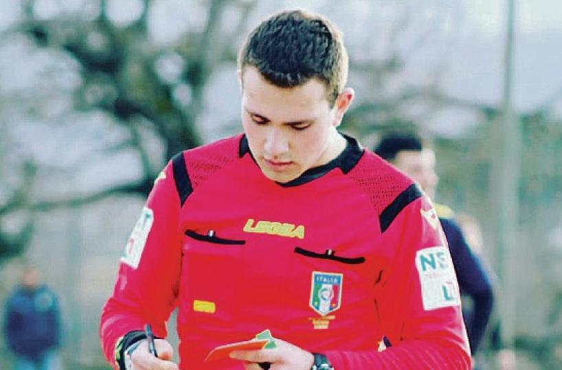 Basilicata, Saverio Candela arbitro eroe: ferma la gara e salva la vita a un uomo in tribuna