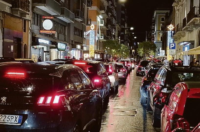 Botti illegali e traffico choc in città: ecco le festività di Natale baresi, tra incubo e caos