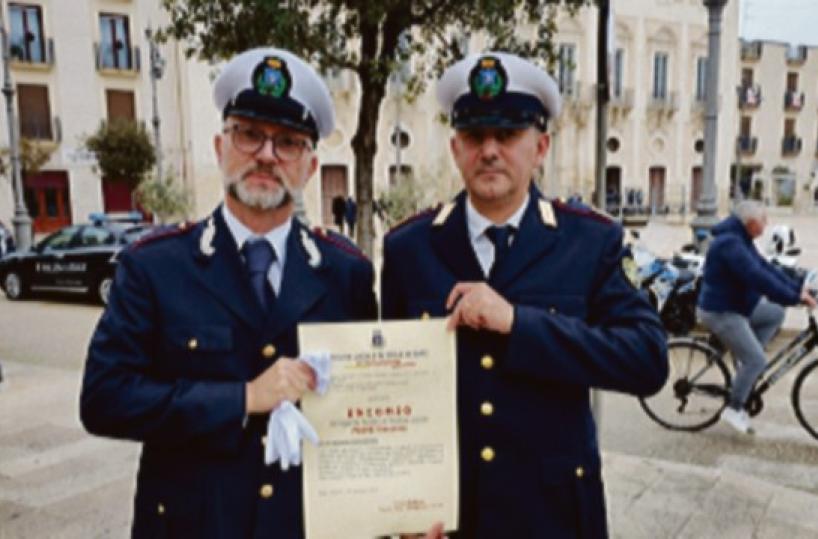 Mola, salvano un ragazzo dal suicidio: encomio a due agenti municipali