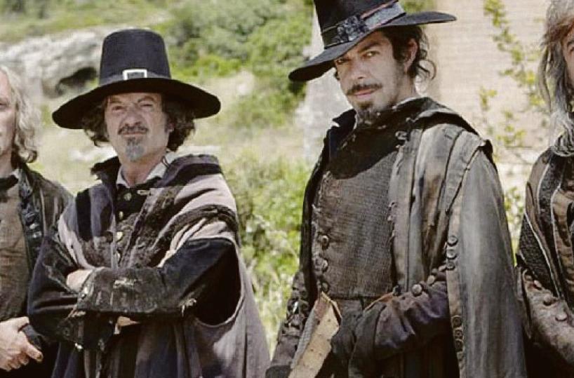 I quattro eroi creati da Dumas in missione per conto del re nella versione spiritosa di Veronesi