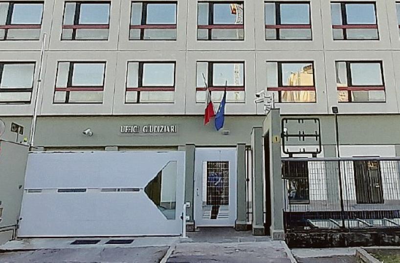 Bari, abusiva nella casa popolare: processato anche l’avvocato