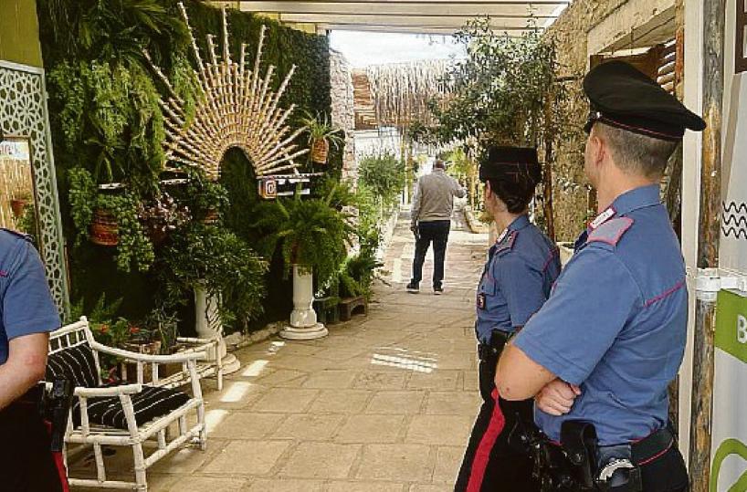 I baby mafiosi in discoteca con le pistole: «A noi non ci ferma nessuno». Indagine della Dda sui buttafuori conniventi