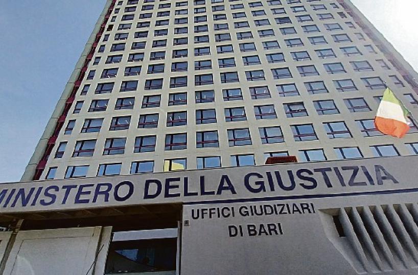 Due morti nel centro massaggi a luci rosse a Bari: si allarga l’inchiesta della Procura