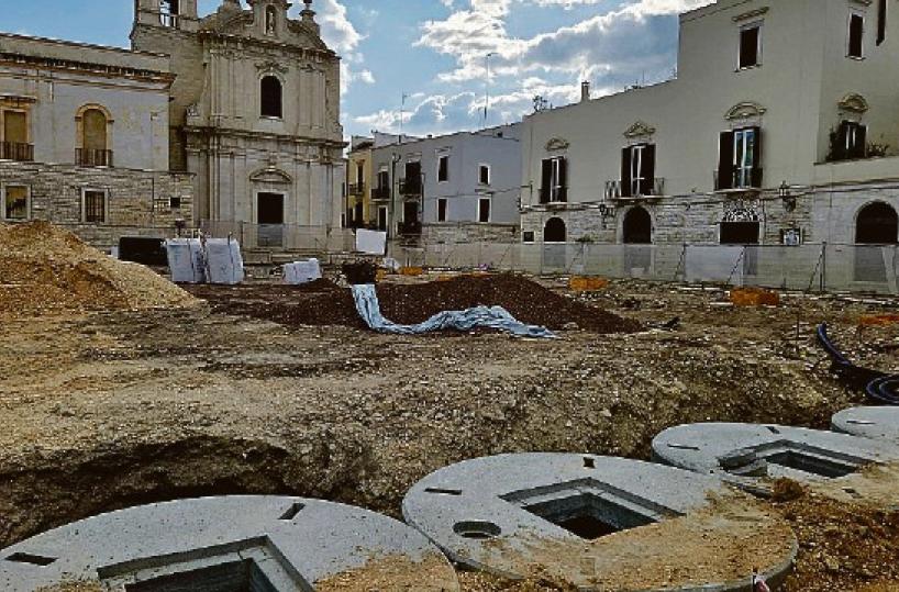 Piazza Gradenigo a Trani: stop alla riqualificazione, è stato trovato un ipogeo
