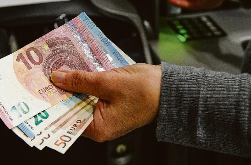 Bari, inchiesta sulla centrale delle fatture false. «Imprenditori vip le usavano per abbattere i redditi»