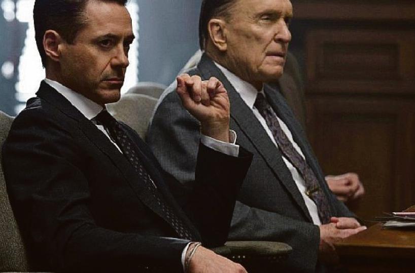 Un avvocato di Chicago senza scrupoli difende in tribunale il padre ma tra loro riemerge un difficile passato