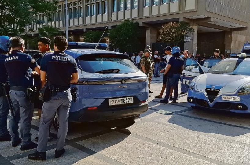 Piazze calde a Bari, più controlli e daspo: undici aggressioni in 12 giorni