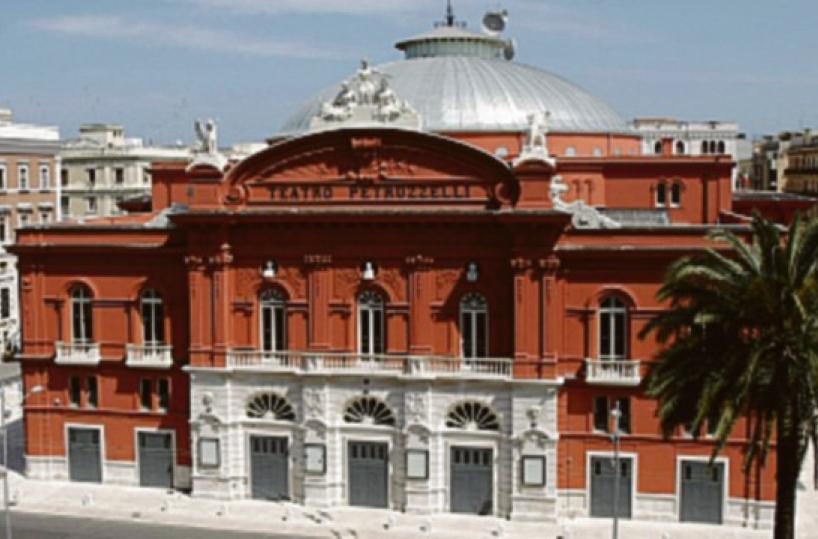 Teatro Petruzzelli, battaglia sui canoni del Circolo Unione. Il Tribunale annulla la donazione di una degli eredi