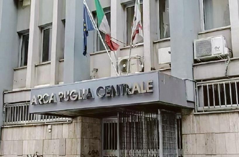 Bari, «la mazzetta al funzionario per la casa popolare»: indagati in quattro, c'è pure una 86enne