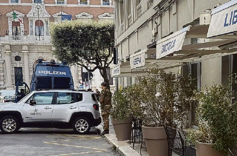 Consolato d’Israele presidiato: proteste dei residenti a Bari. Chiesto lo spostamento della sede
