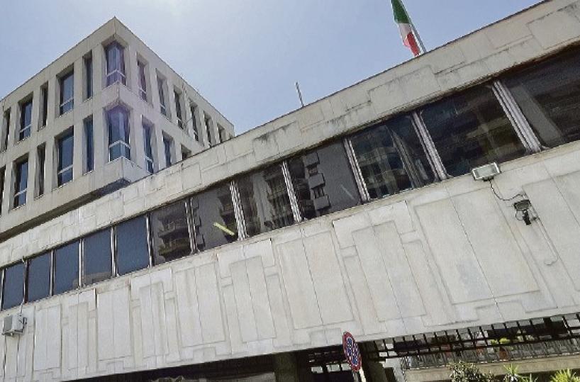 Taranto, indagati due funzionari del Tribunale: «Minacce alle imprese per ottenere lavori in casa»