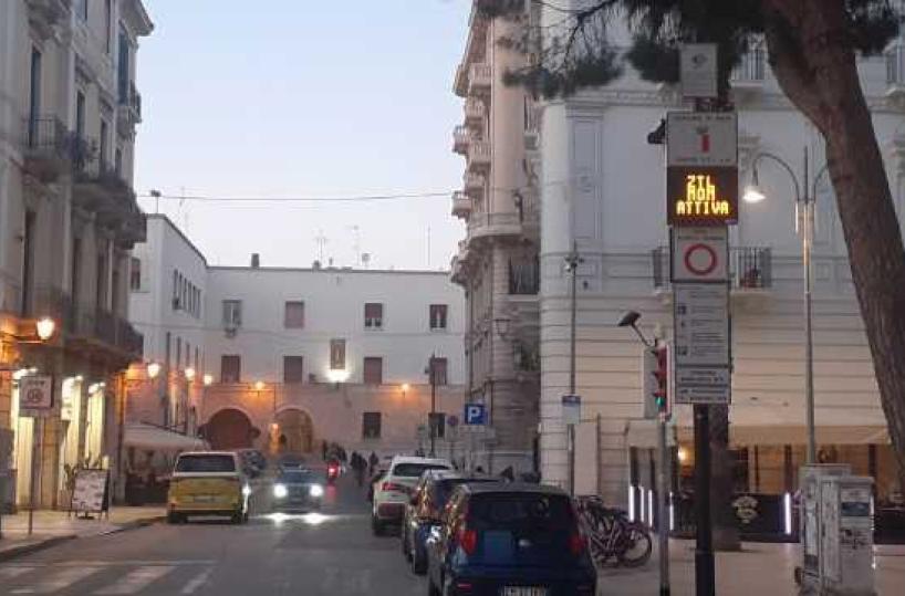 Barivecchia, ecco la «nuova» Ztl: ampliate le zone di parcheggio per i residenti. E i varchi saranno armonizzati