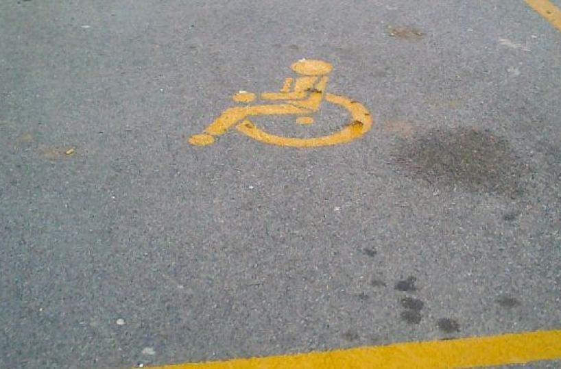 Le rubano l'auto a Barletta, la rabbia di una madre: &laquo;Ora non posso accompagnare mio figlio disabile alle visite&raquo;