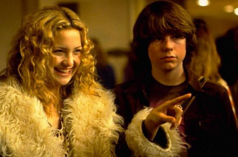 Quindicenne reporter in tour al seguito di una banda rock scopre i lati oscuri della musica