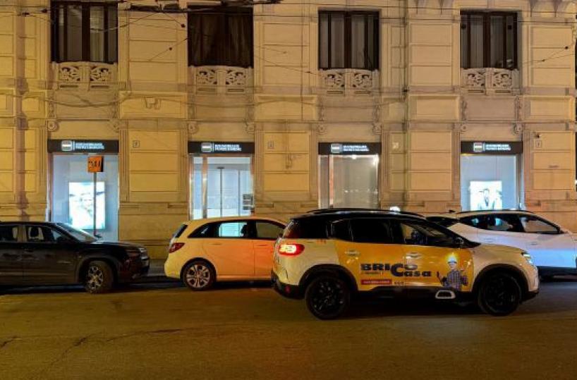 Bari, tassisti furiosi: &laquo;Ci rubano i posteggi. &Egrave; uno schifo totale. Abbiamo chiamato anche i vigili&raquo;