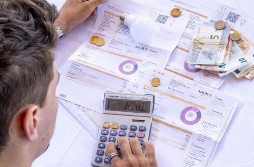 La bolletta si &laquo;gonfia&raquo; per 9,3 miliardi: Bari &egrave; sesta tra le citt&agrave; pi&ugrave; colpite dai rincari