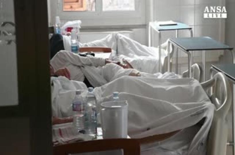 In Puglia anziani ricoverati in ospedale più del dovuto: nessuno può assisterli a casa