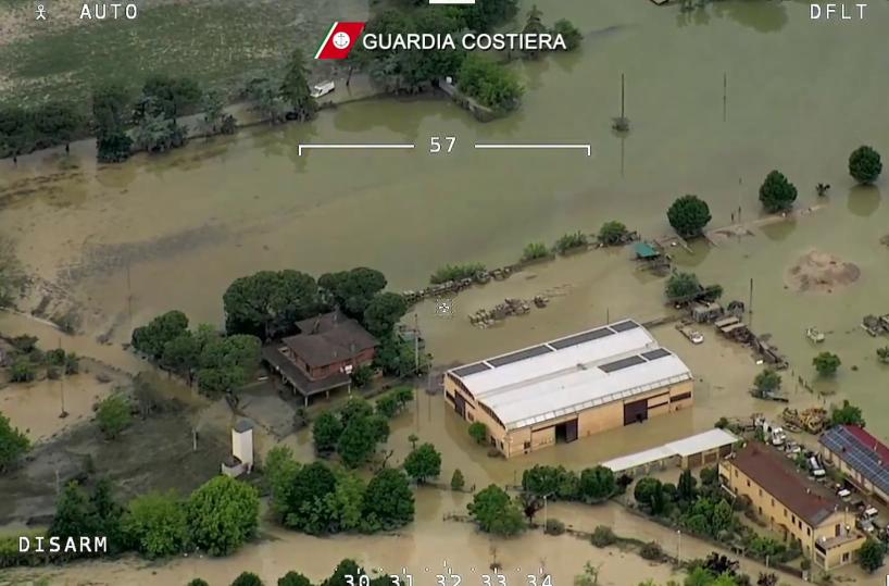 Lecce, azienda premia i lavoratori impegnati in Emilia Romagna