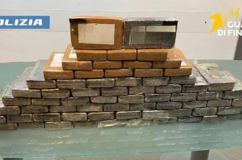 Sorpreso con 80kg di cocaina, arrestato a Scampia un 25enne napoletano