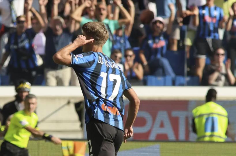 Poker dell’Atalanta al Lecce, doppietta De Ketelaere