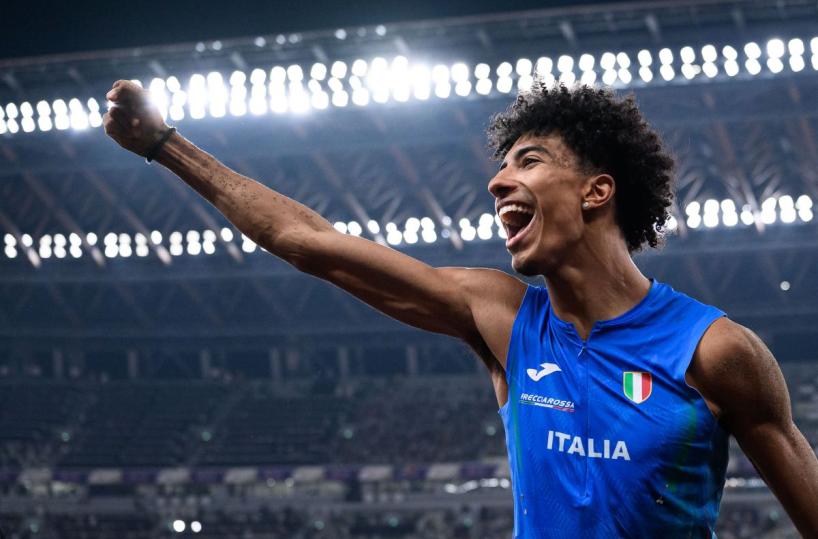 L’azzurro Furlani è campione del mondo nel salto in lungo