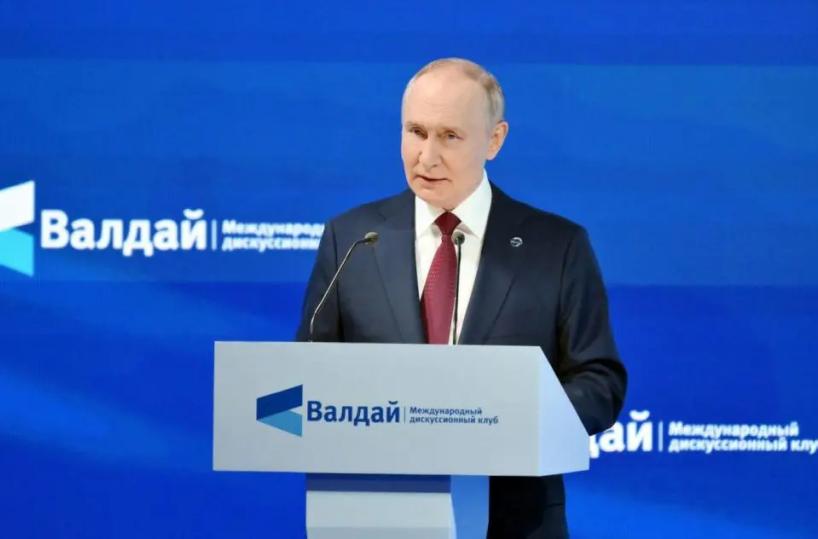 Putin “Trump sta facendo molto per risolvere crisi complesse”