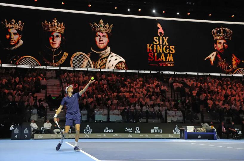 Sinner batte Alcaraz in finale e vince il “Six Kings Slam”