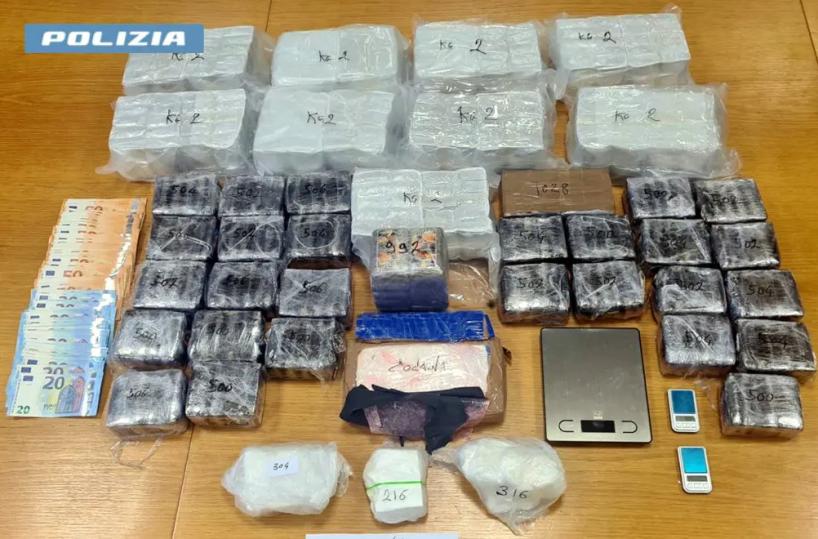 Sequestrate 2 tonnellate di stupefacenti nel torinese