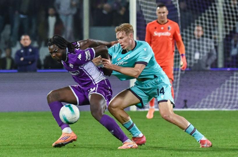 La Fiorentina rimonta con due rigori: è 2-2 contro il Bologna