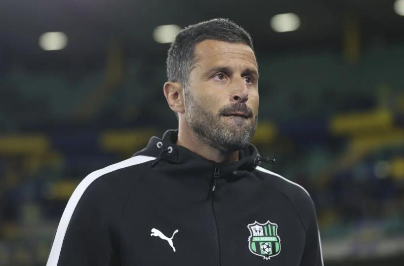 Laurientè e Pinamonti, il Sassuolo vince 2-1 a Cagliari