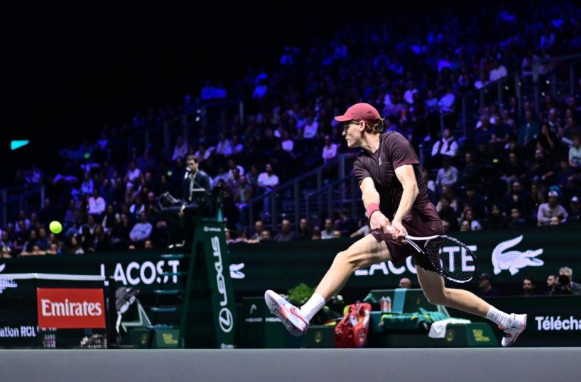 Sinner piega Shelton e vola in semifinale a Parigi indoor