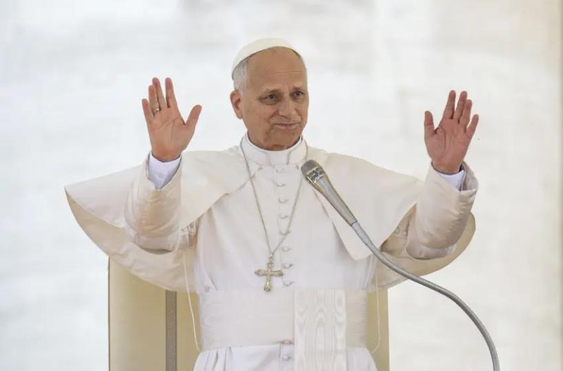 Papa “L’umanità soffre per ingiustizie e guerre, costruire la fraternità”