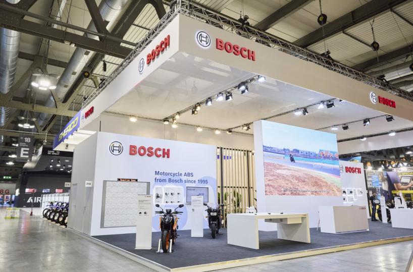 Bosch celebra tre decenni di sicurezza con l’ABS per le moto