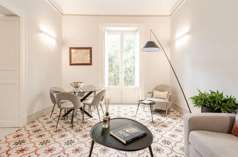 Booking.com: gli italiani scelgono la casa vacanza in soli 10 secondi