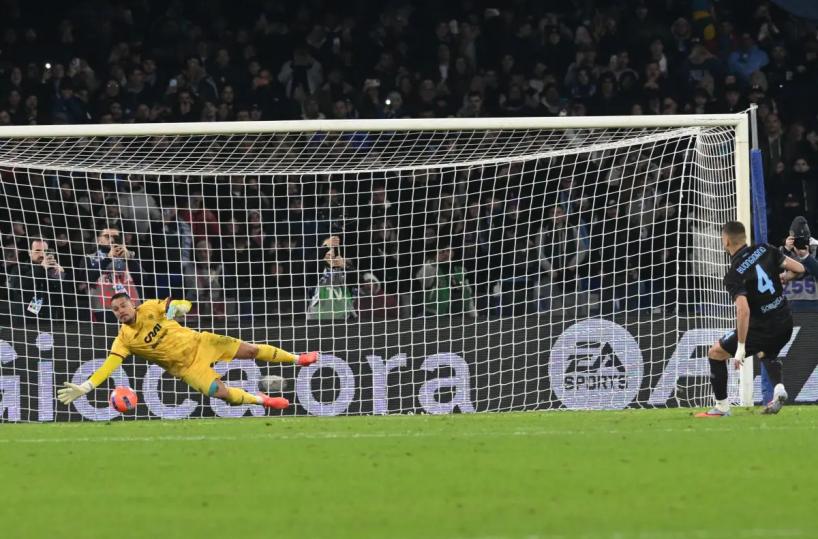 Napoli ai quarti di Coppa Italia, il Cagliari si arrende ai rigori