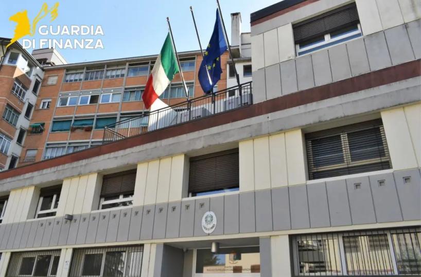 Appalti irregolari su scuolabus, denunciati 18 funzionari Enti locali Fvg