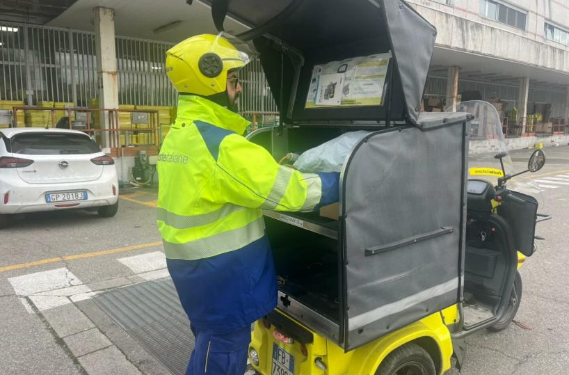 Crescita record dei volumi, Poste potenzia consegne e servizi a Milano