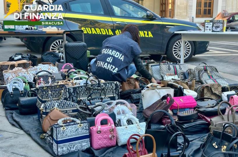 Smantellato giro falsi di lusso, percettore Reddito cittadinanza con Lamborghini