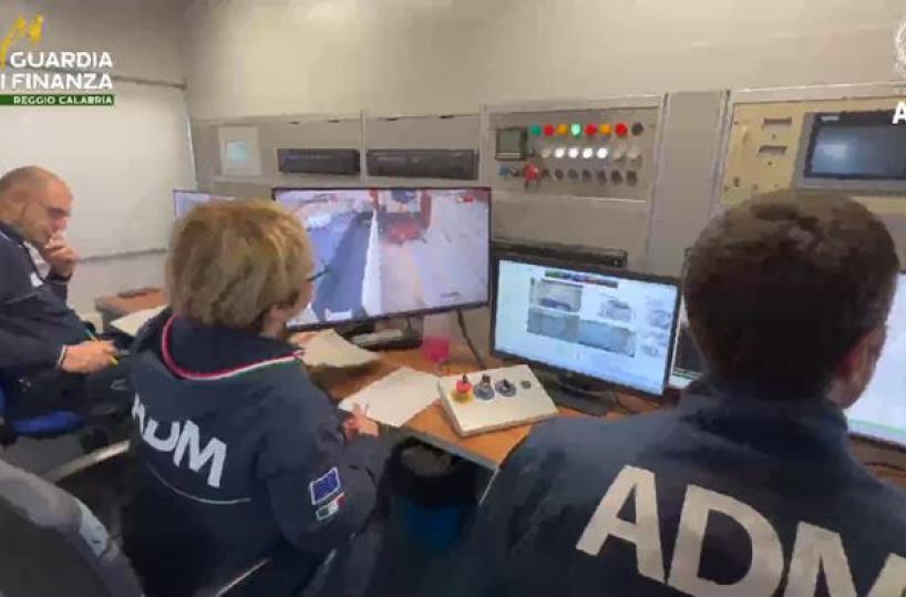 Sequestrati 248 chili di cocaina al porto di Gioia Tauro