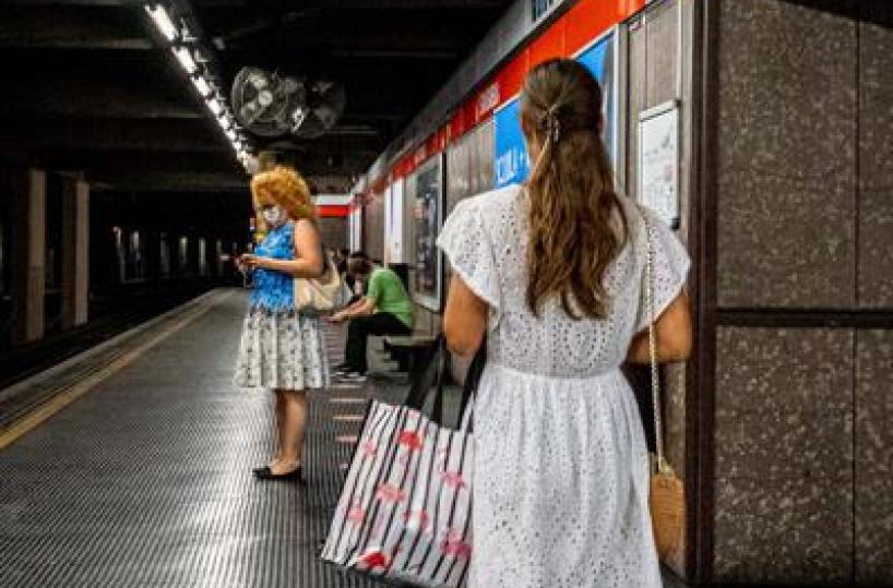 Pregliasco, 'superare visione negativa mascherina, usarla se e quando serve'