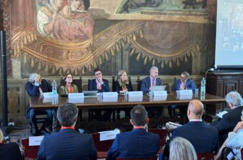 Farmaci, 'per accesso veloce ed efficace migliorare dialogo Aifa-Regioni'