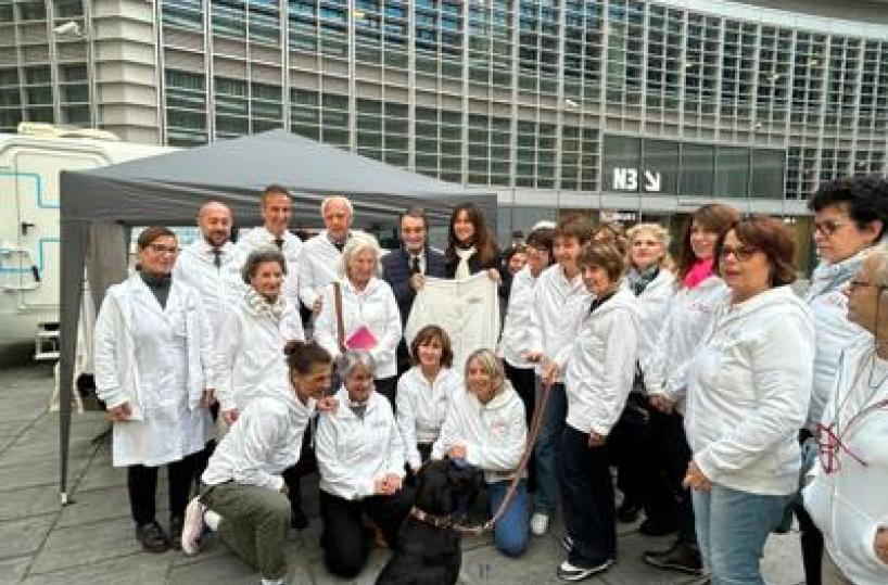 Tumori, in Lombardia camper prevenzione, Fontana: "Rafforzeremo accesso a screening"