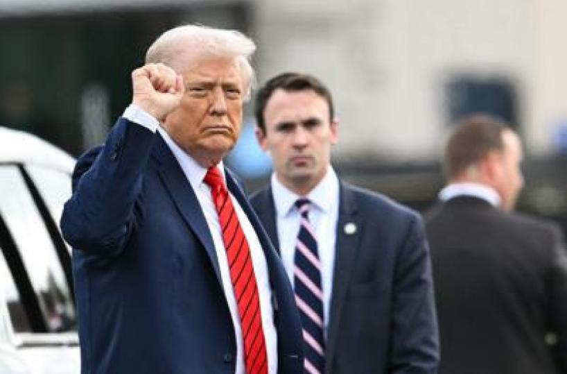 Trump, parla il medico: "Ottima salute, età cardiaca di 14 anni più giovane dell'anagrafica"