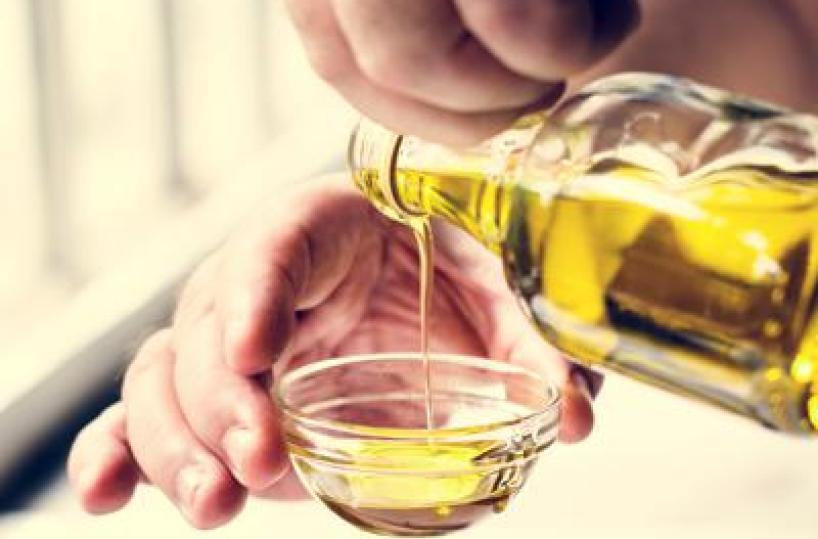 Olio extravergine d'oliva, difende cuore e cervello: tutte le proprietà